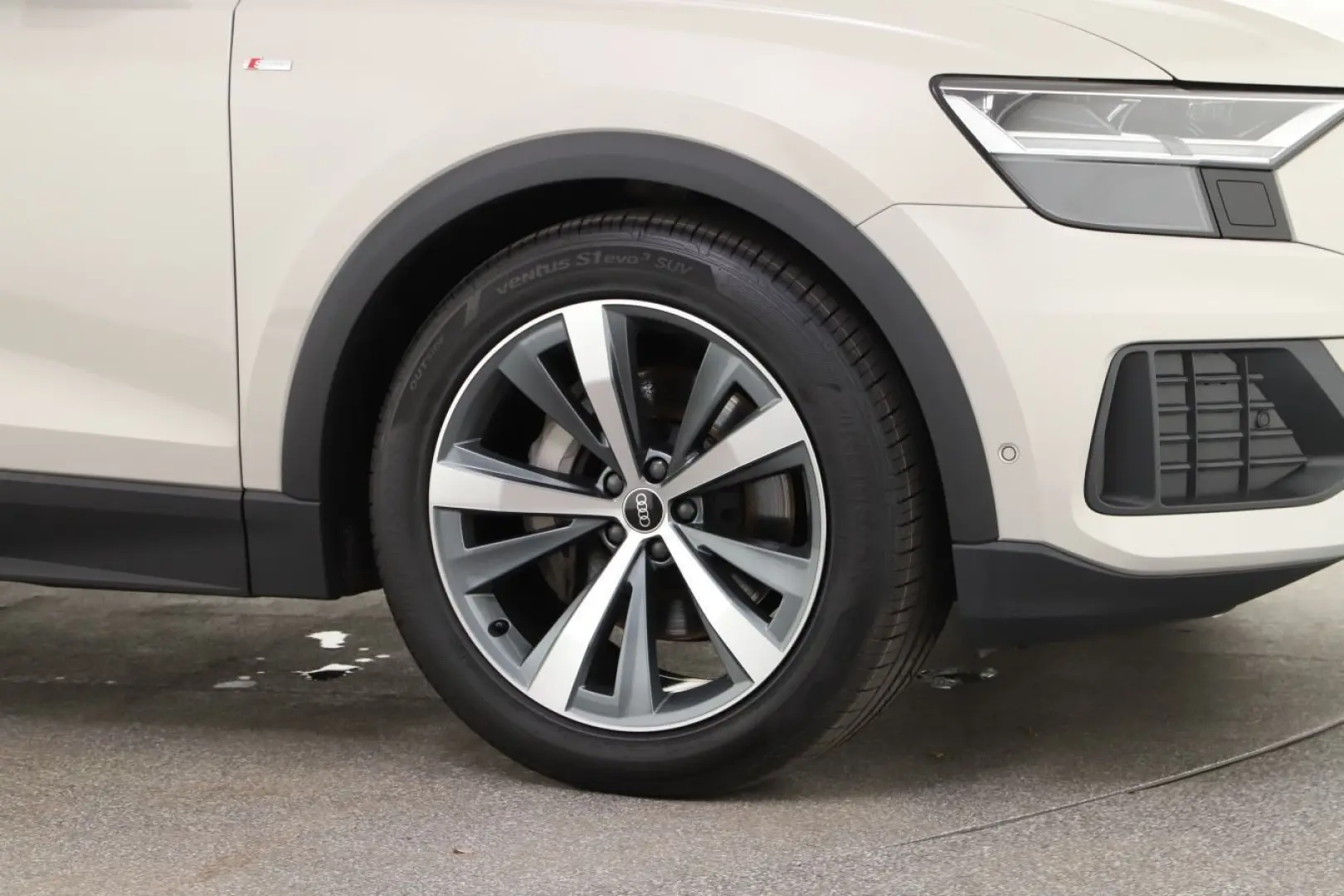 Q8 50 TDI Q Tip S line Luft Navi  B&O 21  AHK Ka
