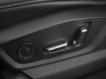 Q8 50 TDI Q Tip S line Luft Navi  B&O 21  AHK Ka