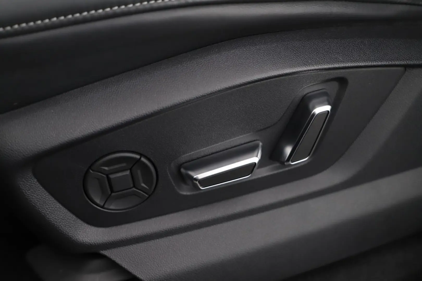 Q8 50 TDI Q Tip S line Luft Navi  B&O 21  AHK Ka