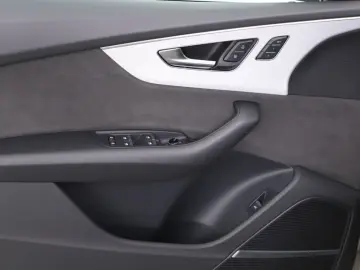 Q8 50 TDI Q Tip S line Luft Navi  B&O 21  AHK Ka