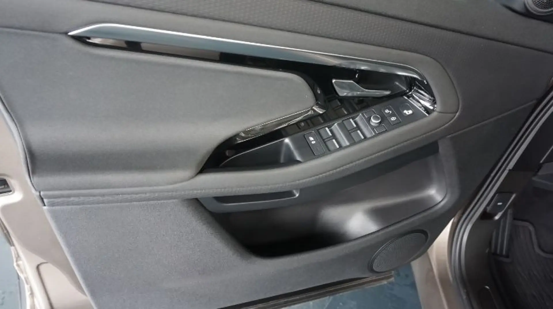 LAND ROVER RANGE ROVER EVOQUE D180 S AWD Automatik