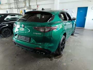 Stelvio Quadrifoglio Q4  MATRIX ACC KEY KAM PANO