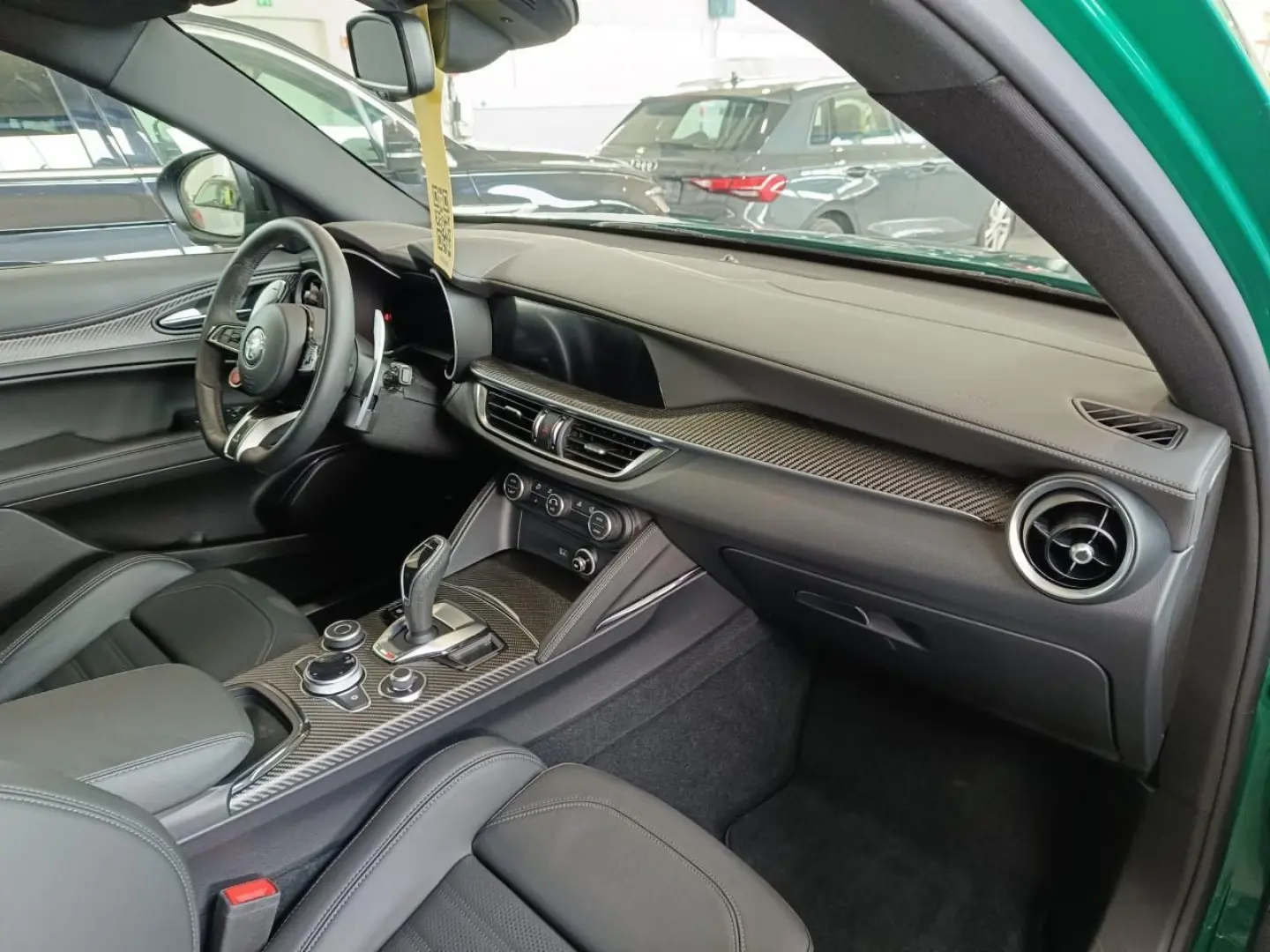 Stelvio Quadrifoglio Q4  MATRIX ACC KEY KAM PANO