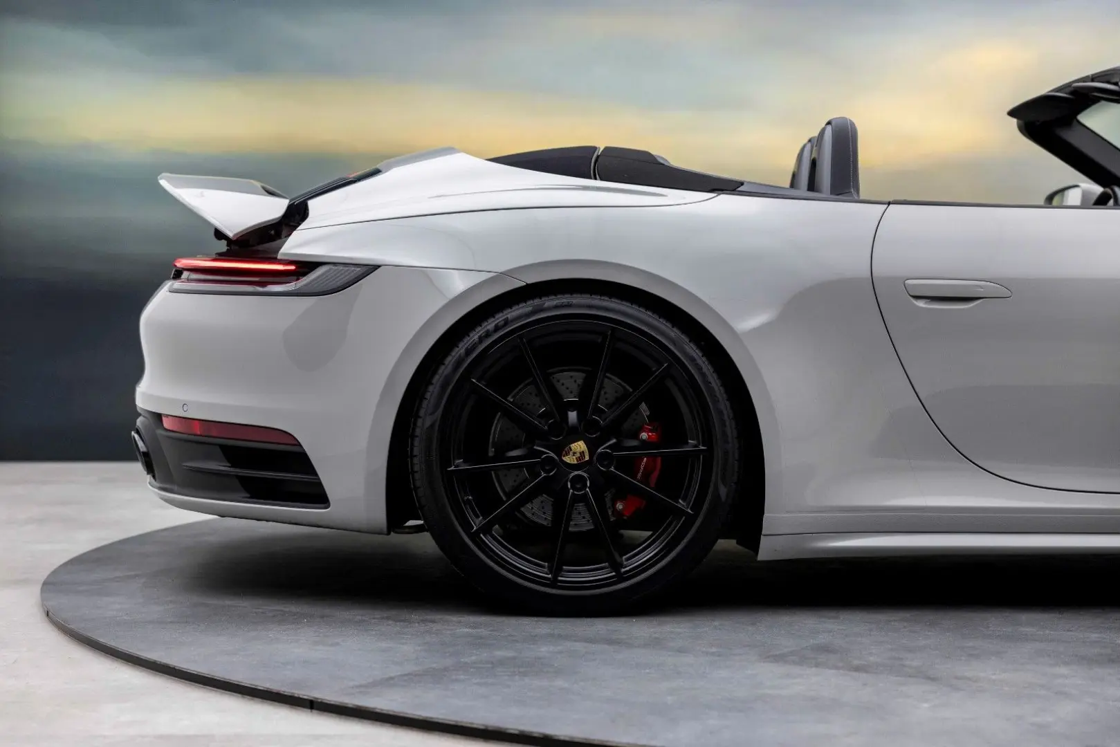 Porsche 911- 992 CARRERA 4S CABRIO