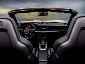Porsche 911- 992 CARRERA 4S CABRIO
