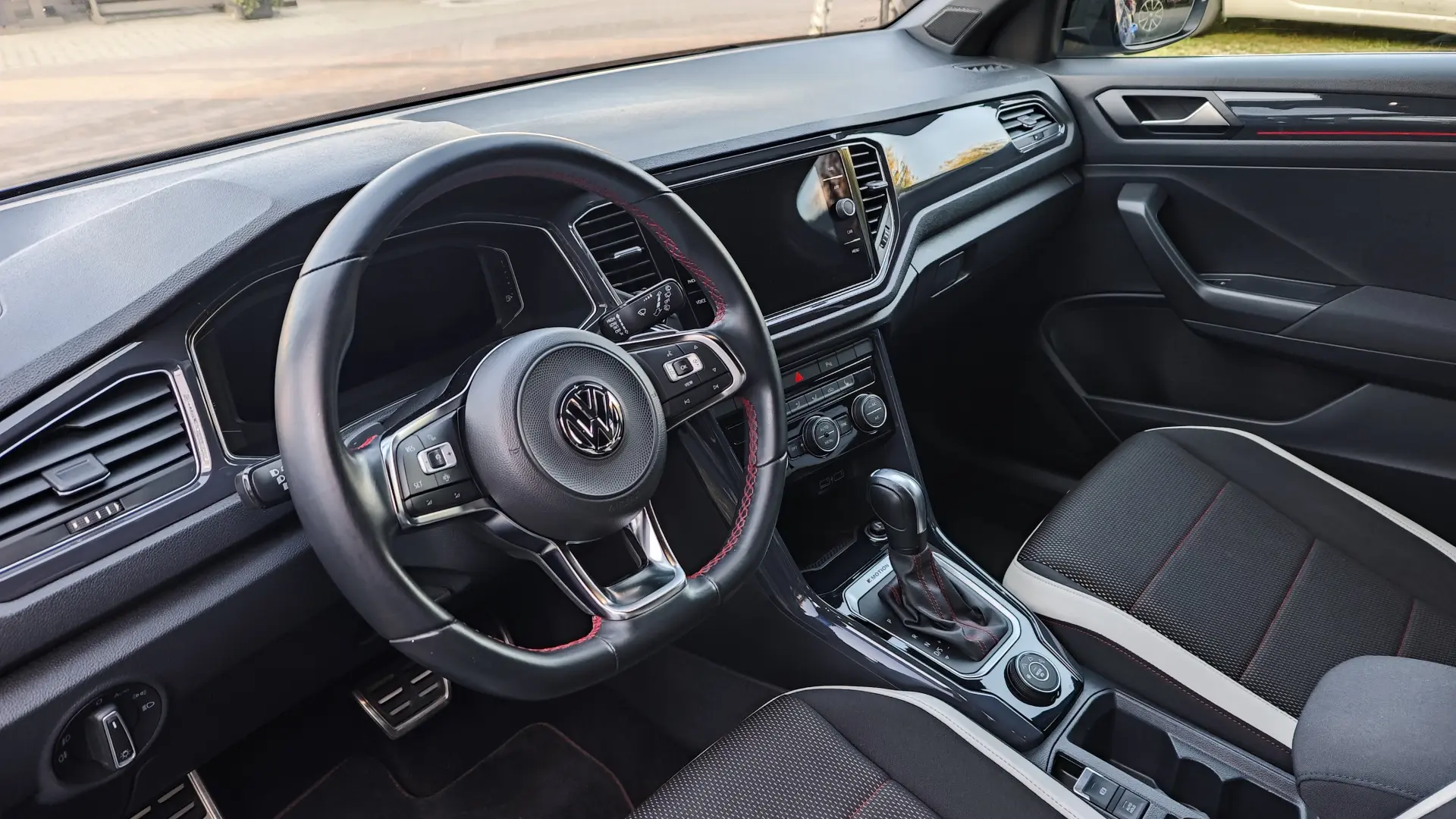 Volkswagen T-Roc Sport 2.0 TSI 4Motion