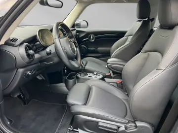 Cooper SE Classic Trim DrivAssist LED Standhzg
