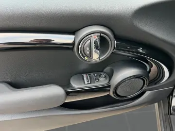 Cooper SE Classic Trim DrivAssist LED Standhzg