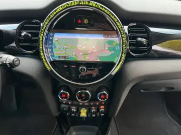 Cooper SE Classic Trim DrivAssist LED Standhzg