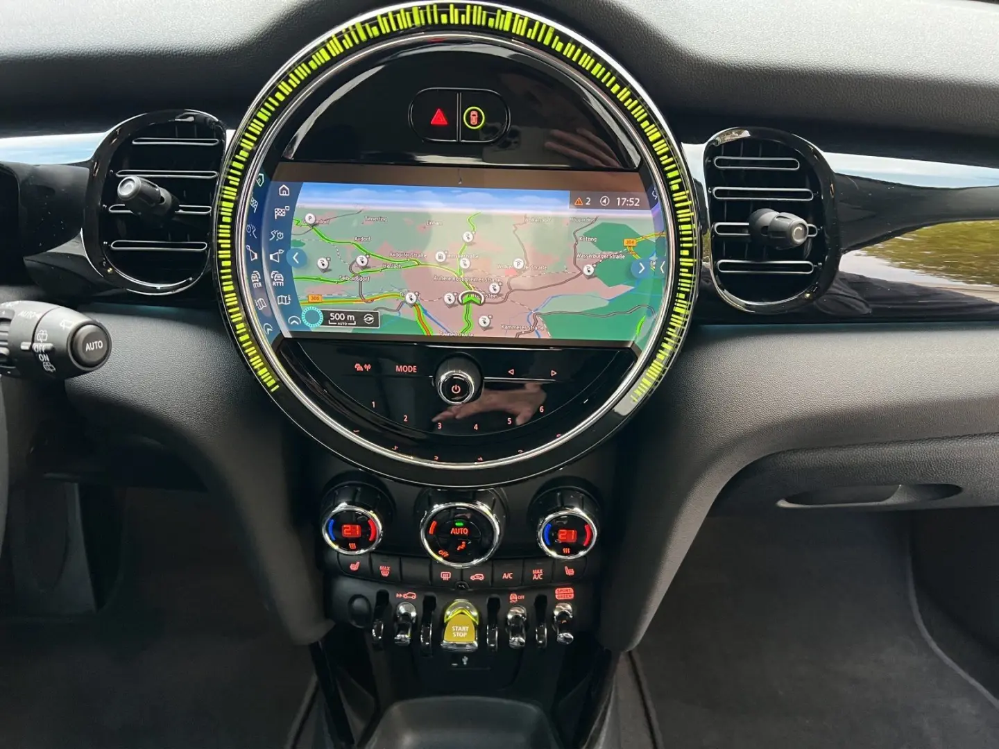 Cooper SE Classic Trim DrivAssist LED Standhzg
