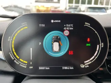 Cooper SE Classic Trim DrivAssist LED Standhzg