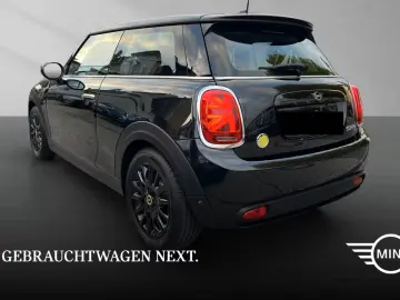 Cooper SE Classic Trim DrivAssist LED Standhzg
