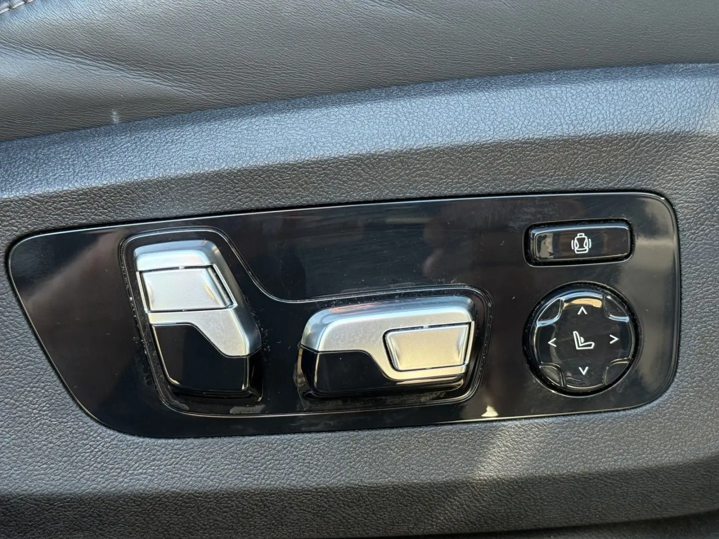 X5 M60i LED LEDER HUD AHK STHZ PANO SURROUND VIE