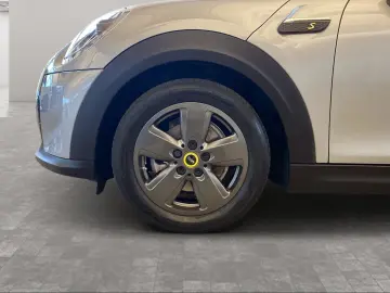 Cooper SE Navi PDC Driv.Assist Sportsitze LED