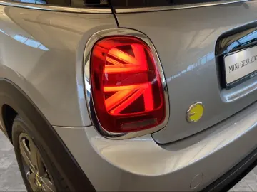 Cooper SE Navi PDC Driv.Assist Sportsitze LED