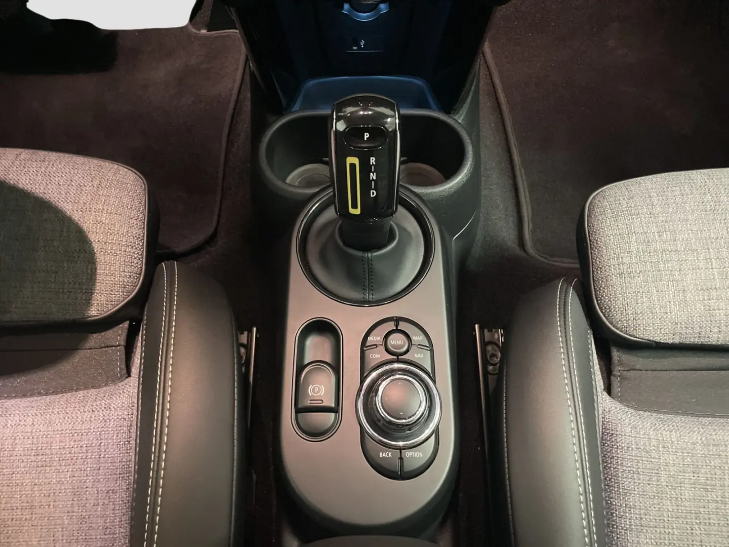 Cooper SE Navi PDC Driv.Assist Sportsitze LED