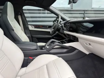 Cayenne Coupe-FACELIFT-LUFT-BOSE-HEAD UP-22``