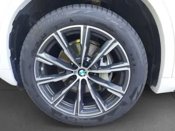 X5 xDr30d M Sport DAPro StHz Pano 360 AHK KomSi