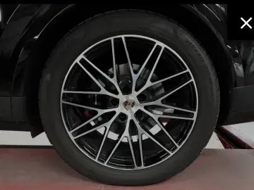 Cayenne Coupe E-Hybrid AHK BOSE Head Up Mod2025