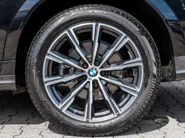 X6 xDrive40i M SPORT AHK HUD ACC 360 KAM HAR KAR