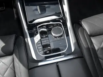 X6 xDrive40i M SPORT AHK HUD ACC 360 KAM HAR KAR