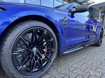 M4 Competition xDrive Carbon