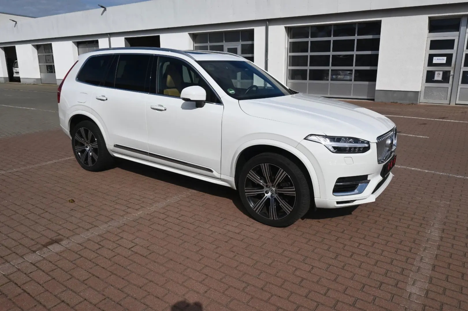 XC90 T8 Inscript. PHEV AWD H&K RFK PANO STHZG