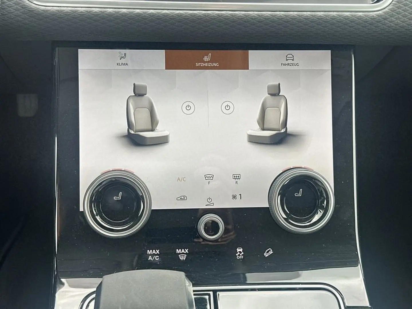 Range Rover Velar P400e R-Dynamic