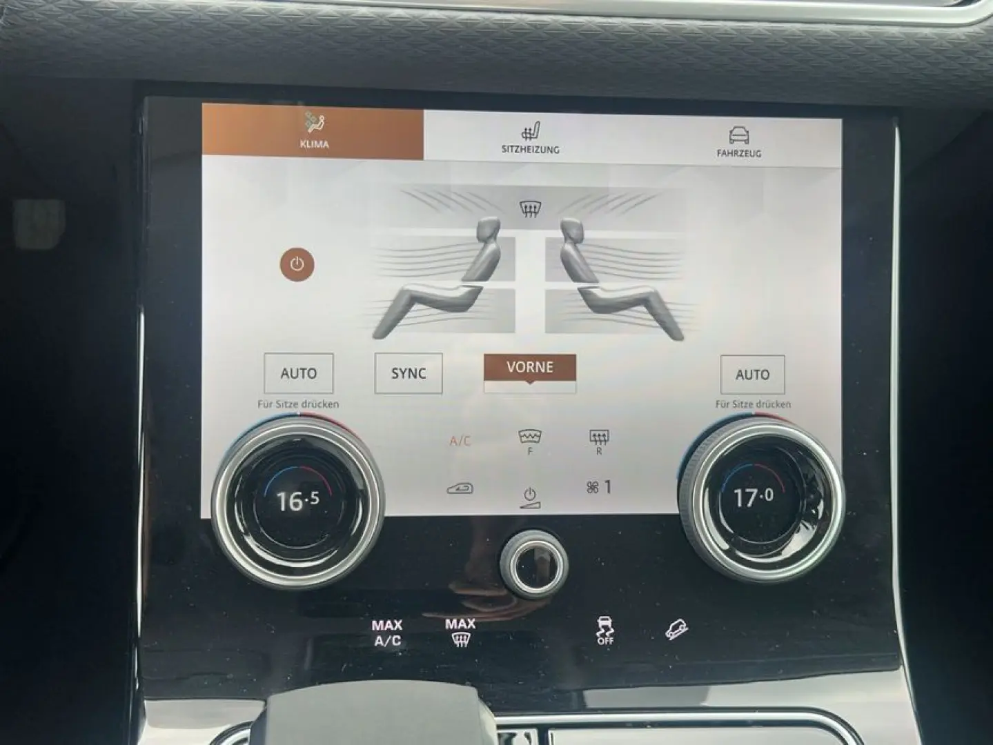 Range Rover Velar P400e R-Dynamic