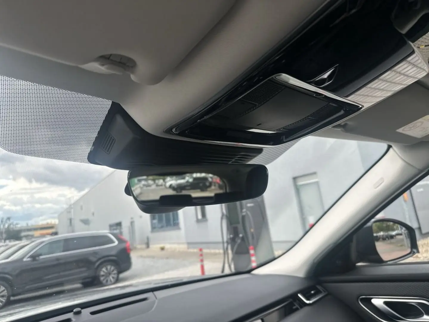Range Rover Velar P400e R-Dynamic