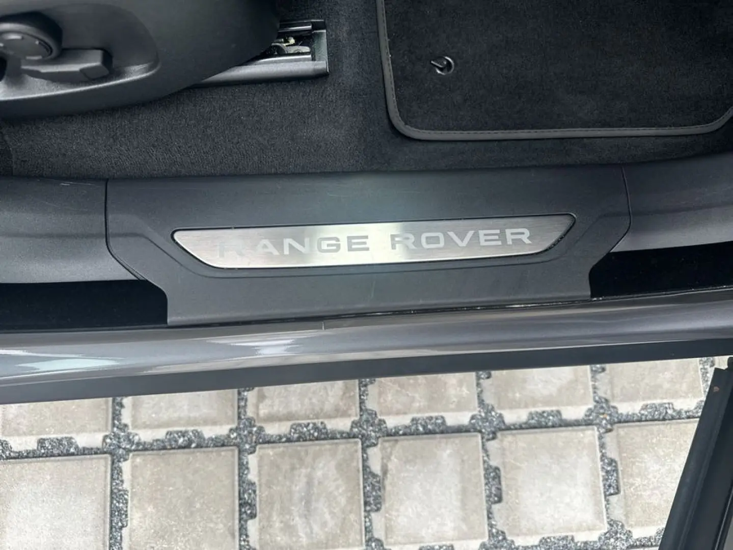 Range Rover Velar P400e R-Dynamic