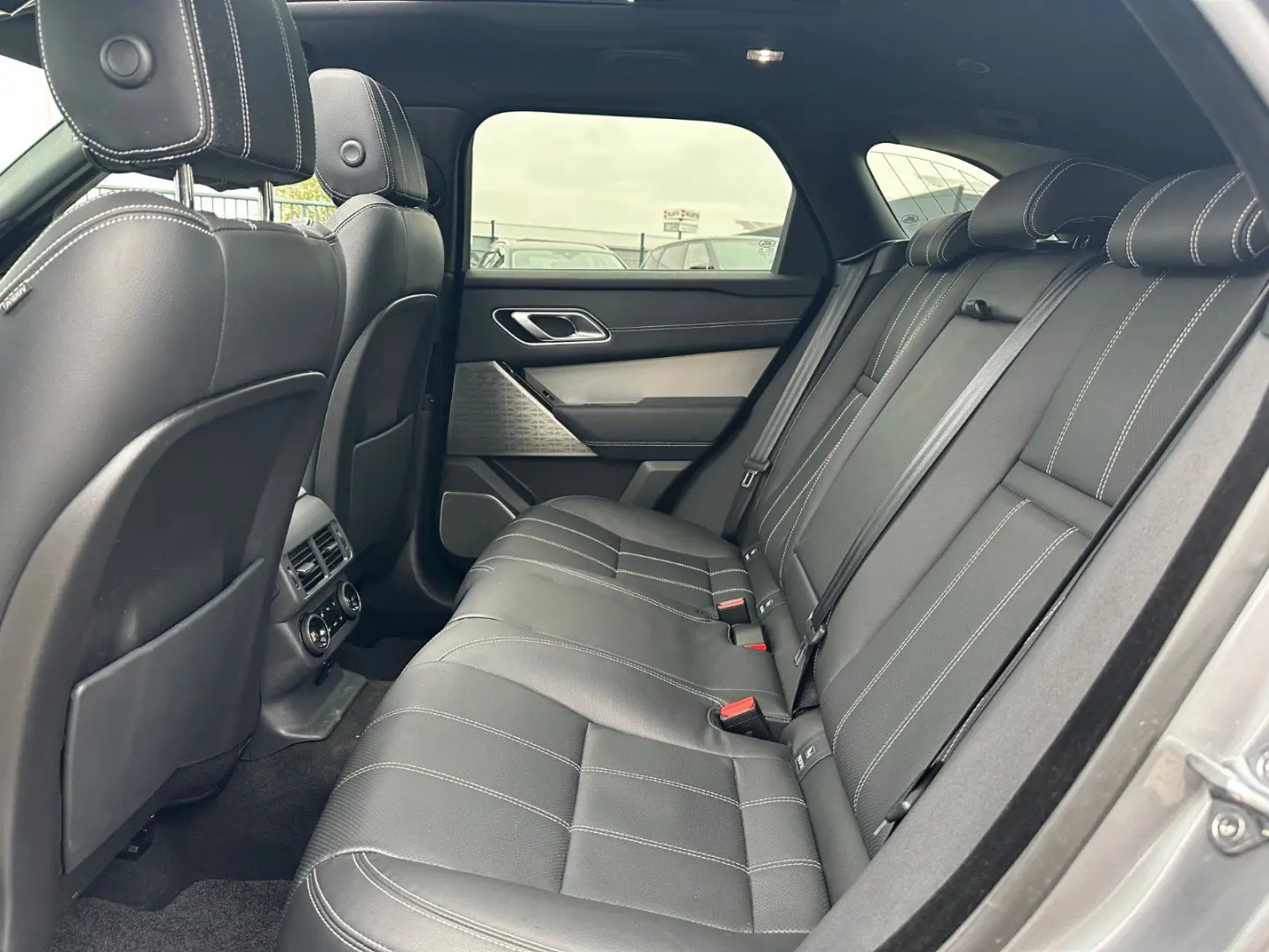 Range Rover Velar 2.0 P400e R-Dynamic AWD Pano