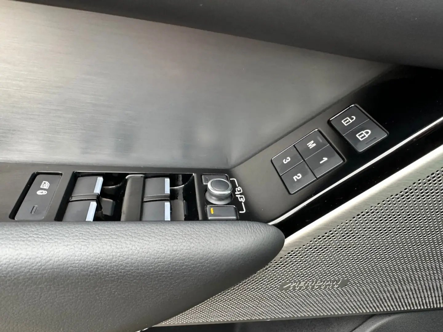 Range Rover Velar 2.0 P400e R-Dynamic AWD Pano