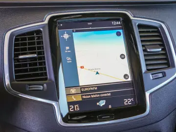 VOLVO XC90 T8 AWD