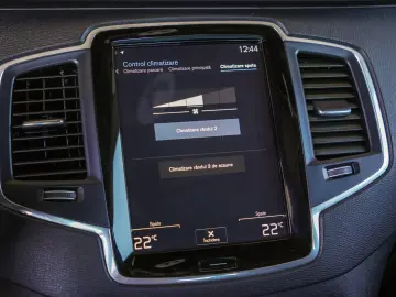 VOLVO XC90 T8 AWD