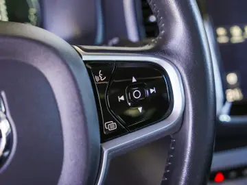 VOLVO XC90 T8 AWD