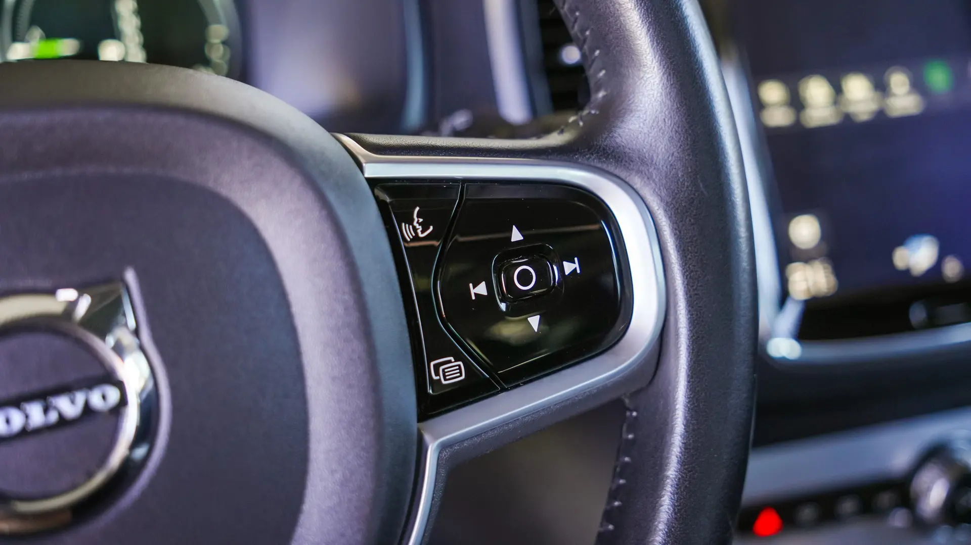 VOLVO XC90 T8 AWD