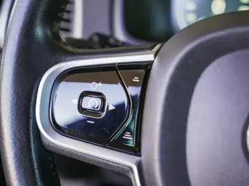 VOLVO XC90 T8 AWD