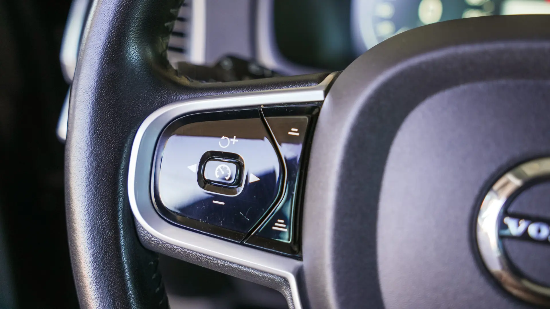 VOLVO XC90 T8 AWD