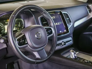 VOLVO XC90 T8 AWD