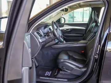 VOLVO XC90 T8 AWD