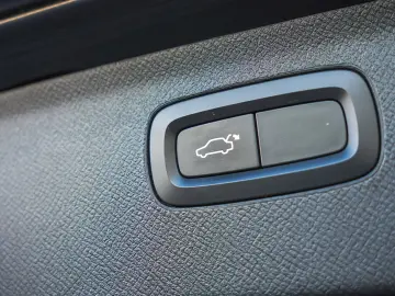 VOLVO XC90 T8 AWD