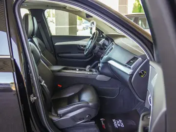 VOLVO XC90 T8 AWD