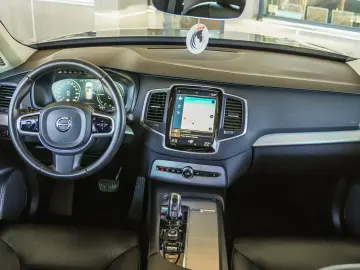 VOLVO XC90 T8 AWD