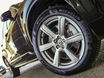 VOLVO XC90 T8 AWD