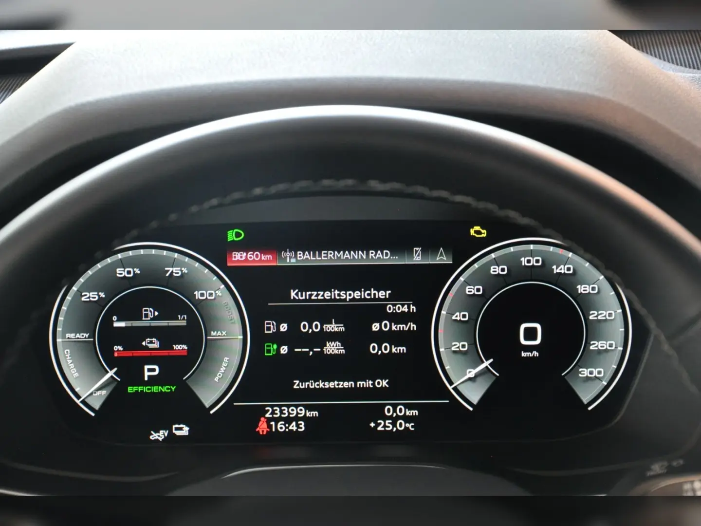 Q5 TFSIe S line 55 quattro AHK Panodach Werksgar