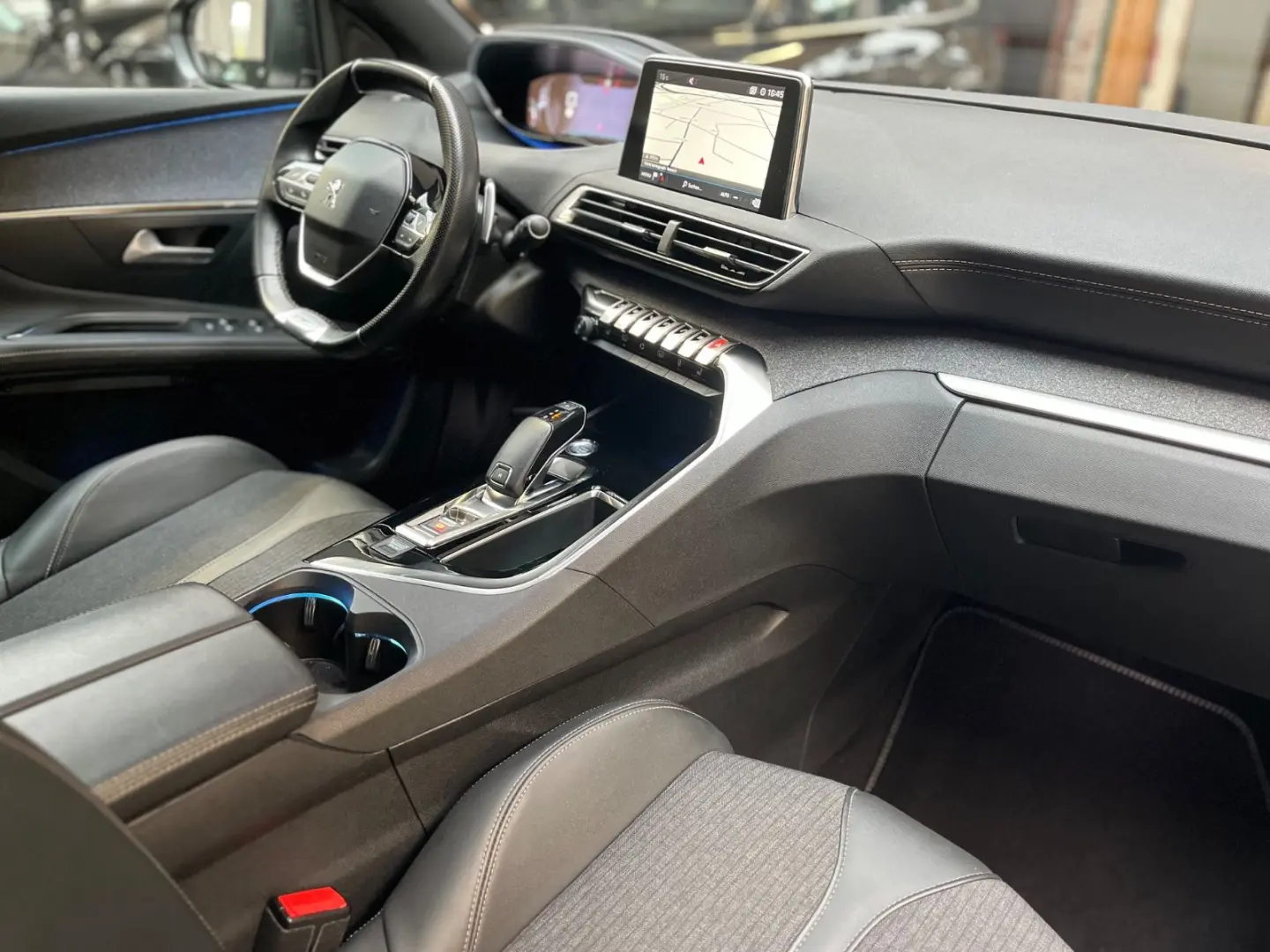 3008 GT-LINE  PANO KAMERA TEMPO NAVI APP