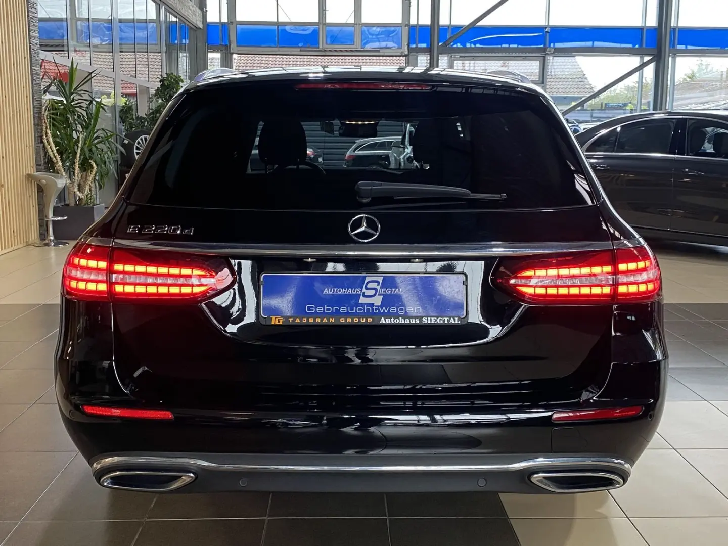E 220 Avantgarde LED Navi PDC Distr.  DAB MBUX