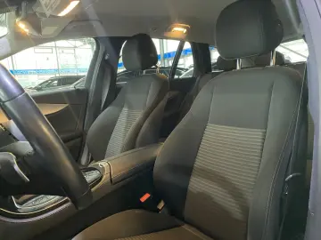 E 220 Avantgarde LED Navi PDC Distr.  DAB MBUX