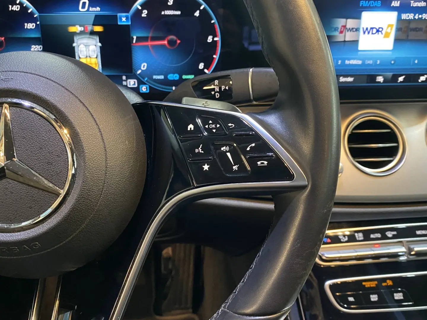 E 220 Avantgarde LED Navi PDC Distr.  DAB MBUX